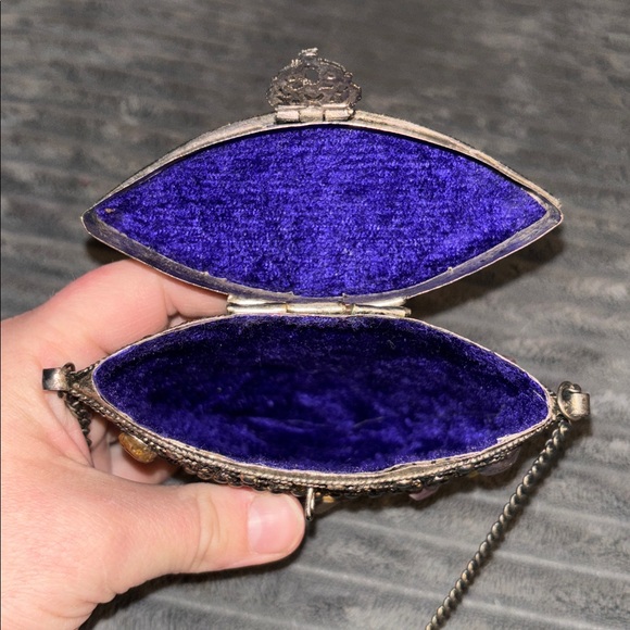 Sajai (Metal & Stone Purse) - Picture 5 of 6